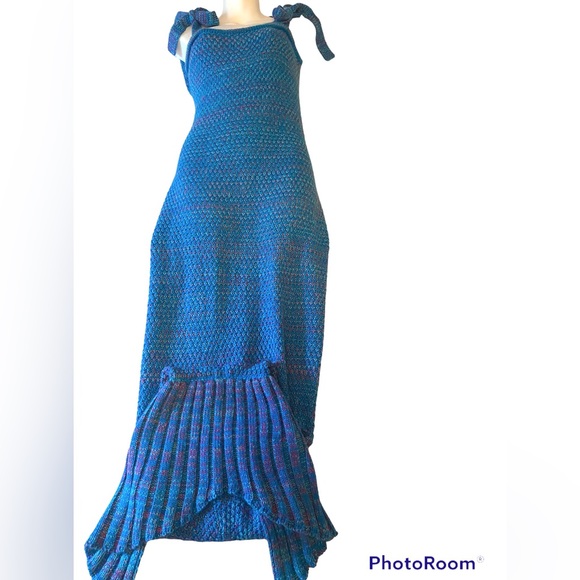 Hand knitted mermaid tail Snuggie  ,One size fits most - Picture 6 of 7